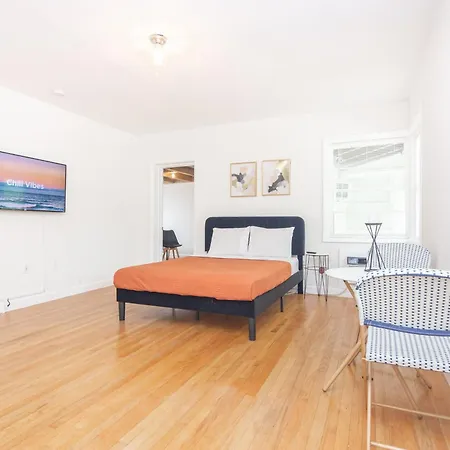 2-Bdrm Unit - 5 Minutes Walking Las Olas Beach
